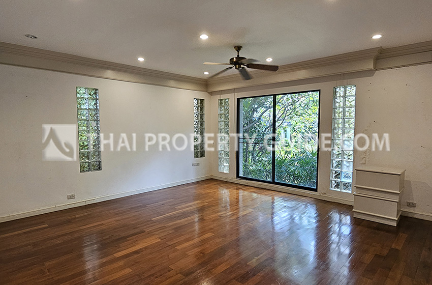 House with Private Pool in Nichada Thani 